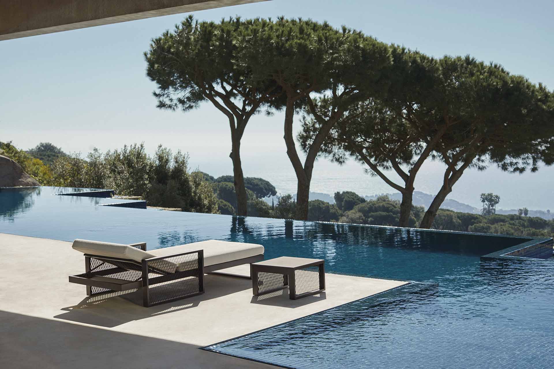 THE FACTORY LOW TABLES by Ramón Esteve | Vondom Products