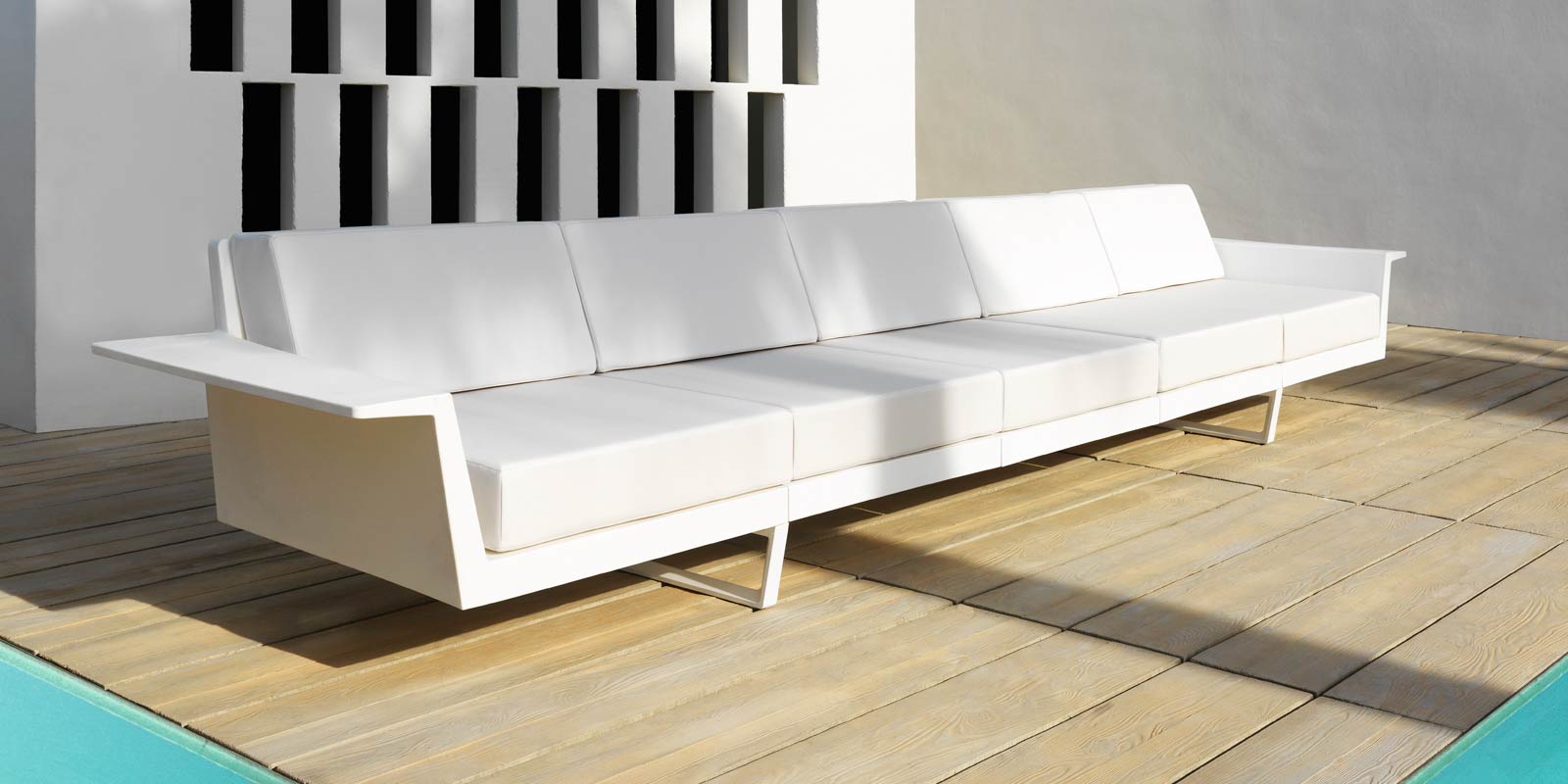 Delta Corner svetilka - Vondom Zofe in lounge sestavi