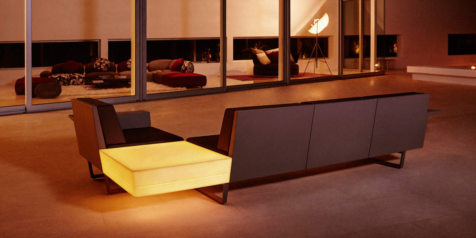 DELTA/outdoor-furniture-sofa-coffetable-table-delta-jorgepensi-vondom_5_.jpg