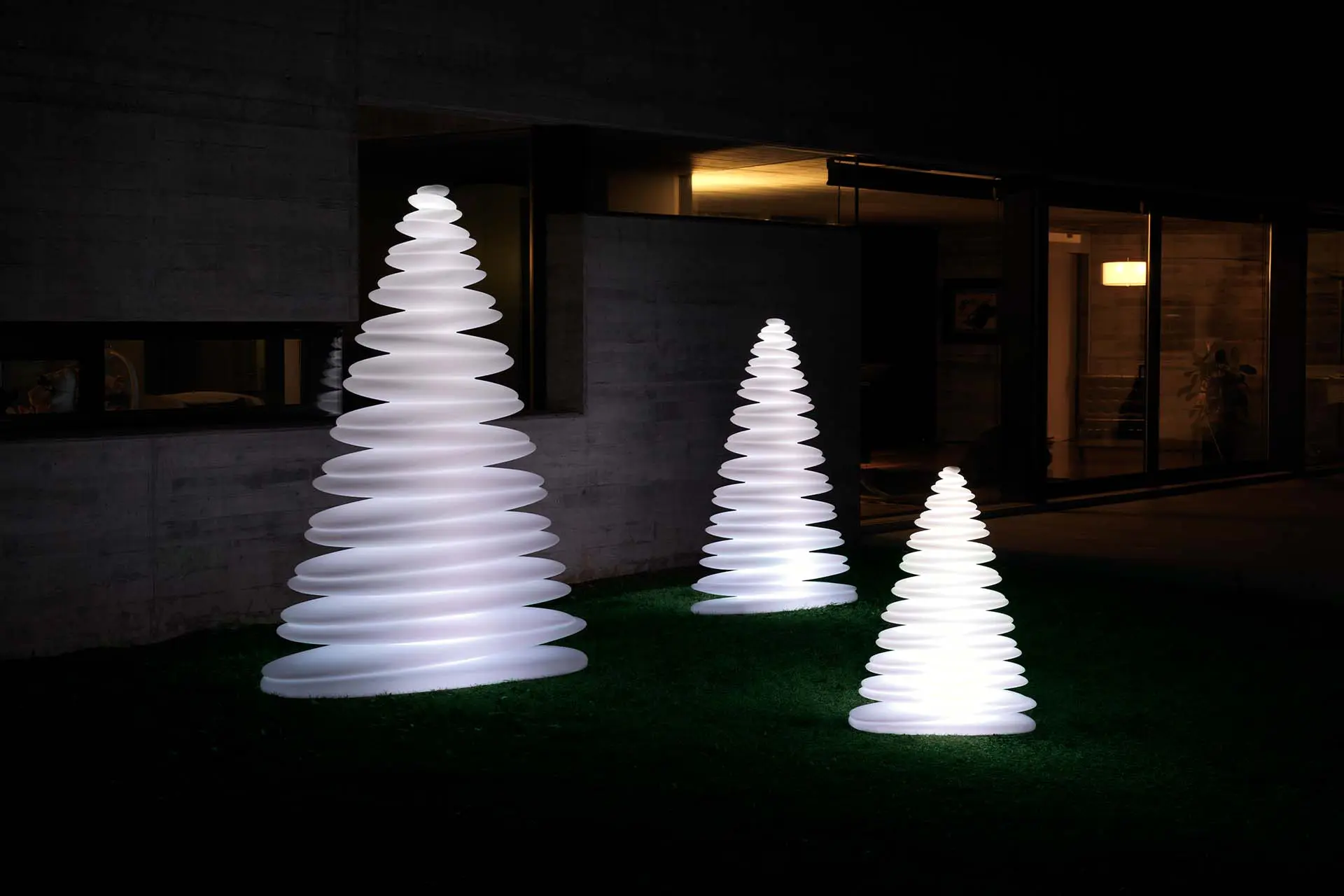 Chrismy light Christmas tree Vondom