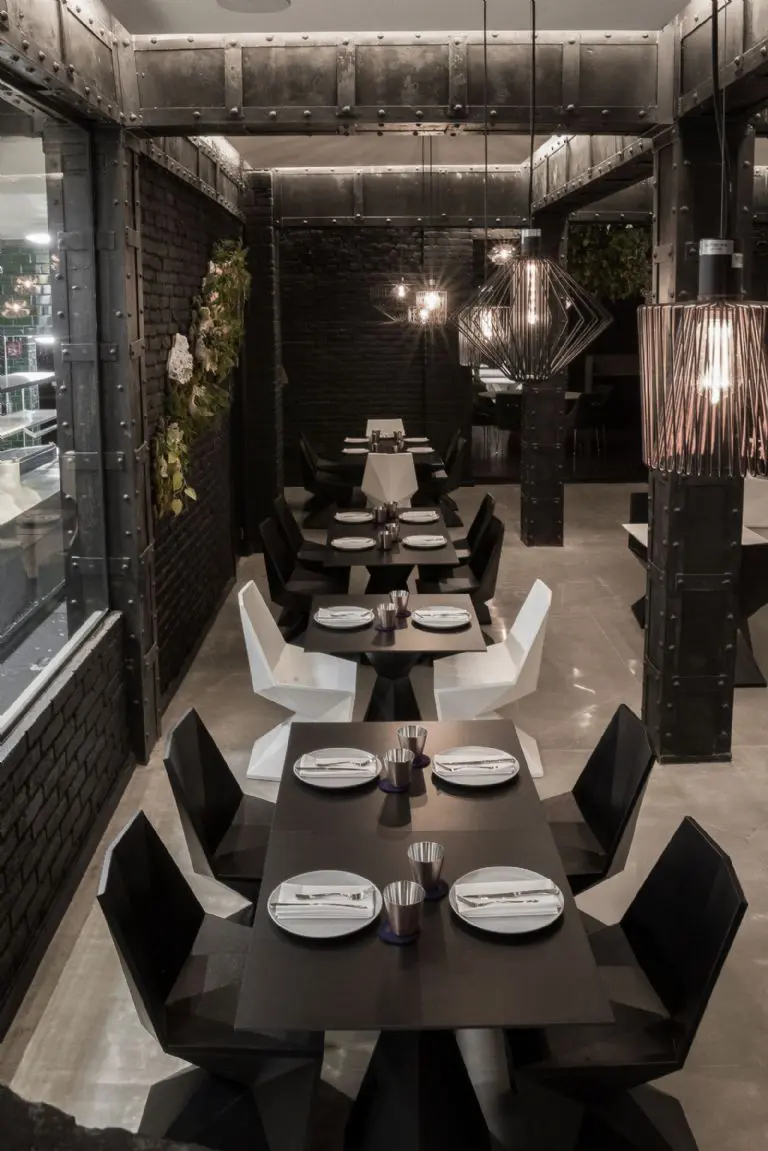 Contract furniture for restaurants Vertex by Vondom