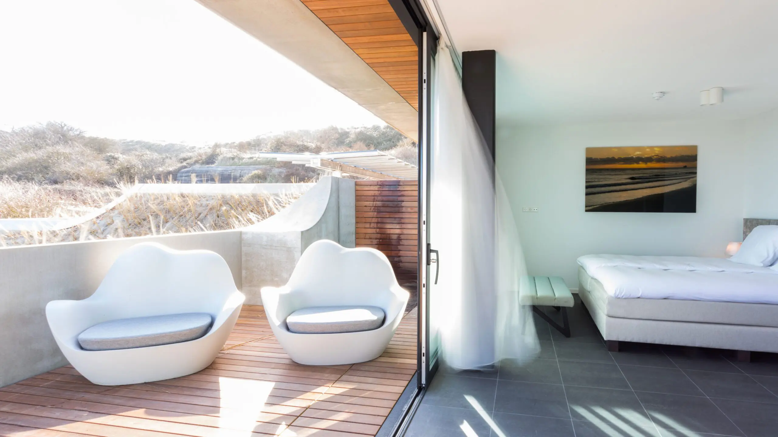 Outdoor furniture Sabinas armchair and table by Vondom