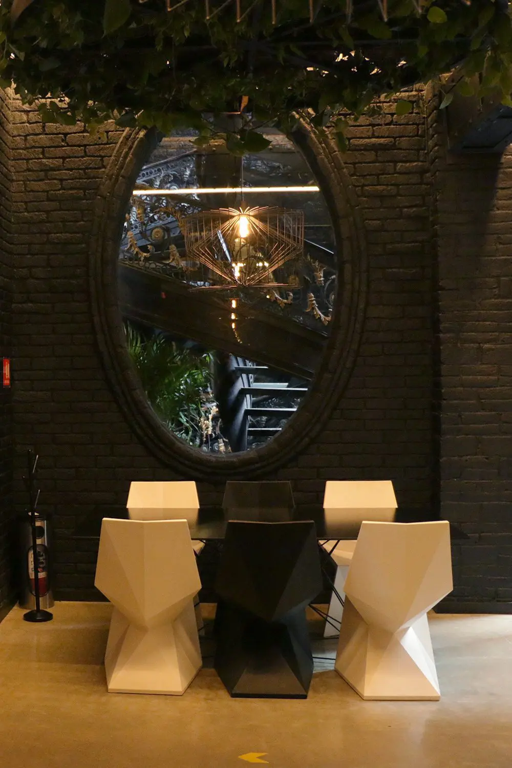 Contract furniture for restaurants Vertex by Vondom