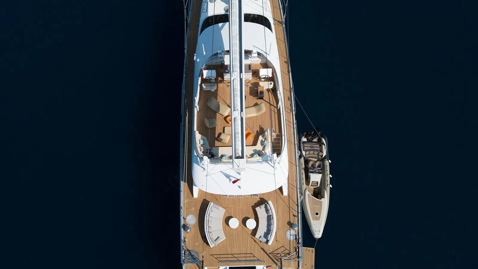 Outdoor furniture Pillow sofas, armchairs and tables by Vondom