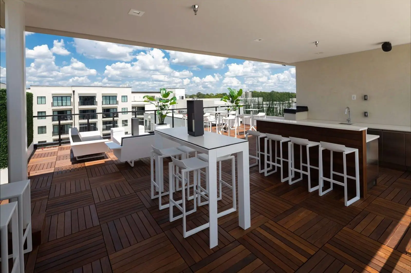 Residential furniture Wall-Street stools and Frame high table by Vondom