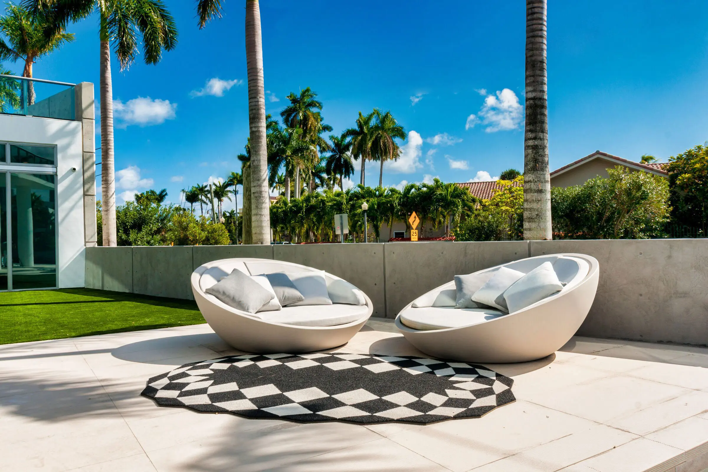 Terrace furniture Ulm daybed by Vondom