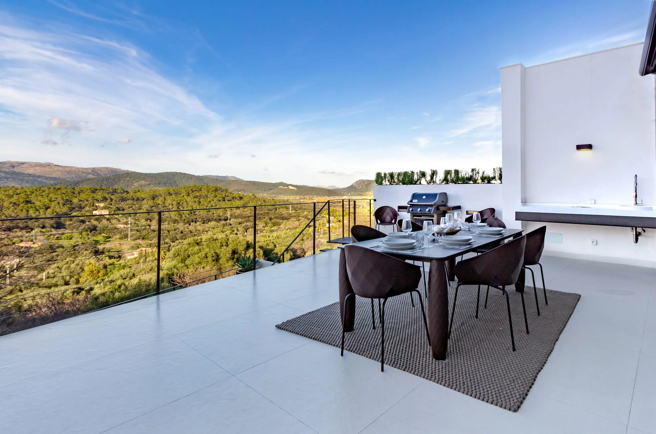 Luxury furniture Vases table and chairs by Vondom