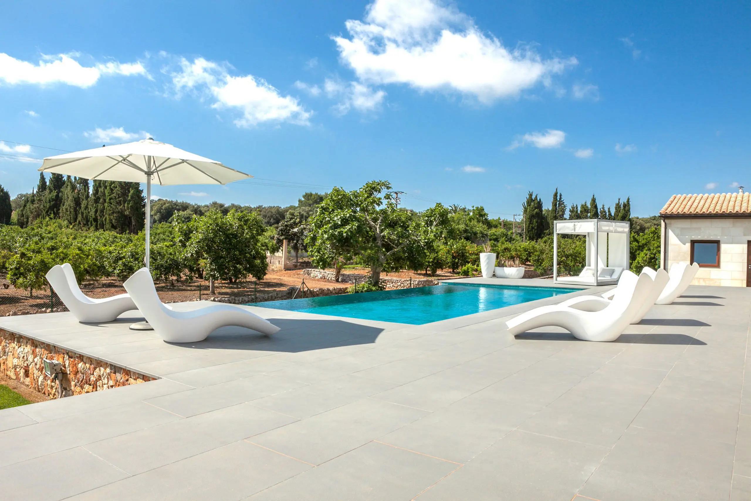 Luxury furniture Surf sun lounger by Vondom