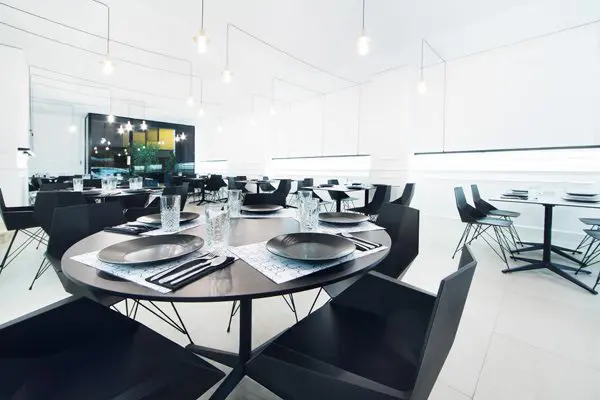 Blanc i Negre | Restaurant Design Furniture | Vondom