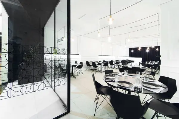 Blanc i Negre | Restaurant Design Furniture | Vondom