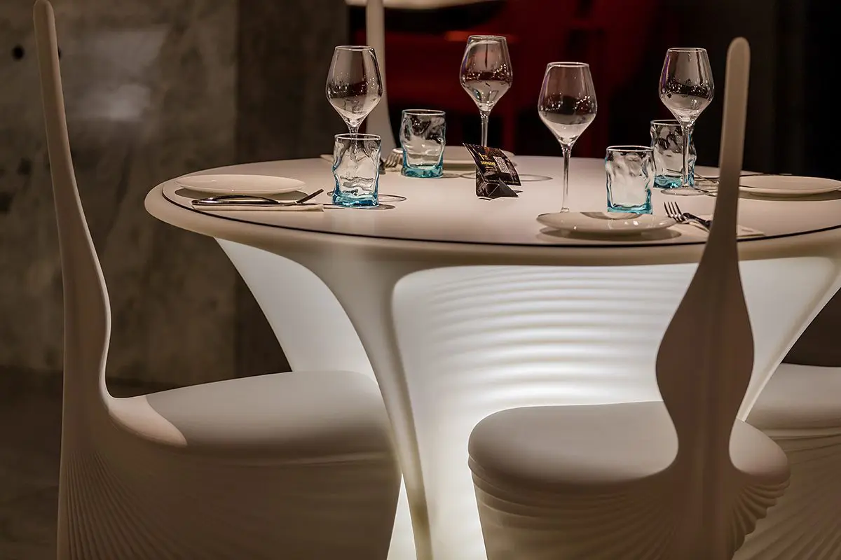 Shark Project | Contract Restaurant Furniture | Vondom