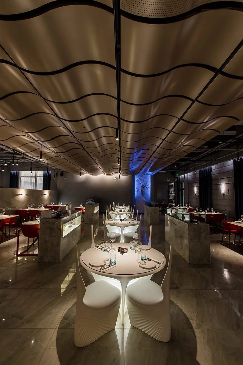 Shark Project | Contract Restaurant Furniture | Vondom