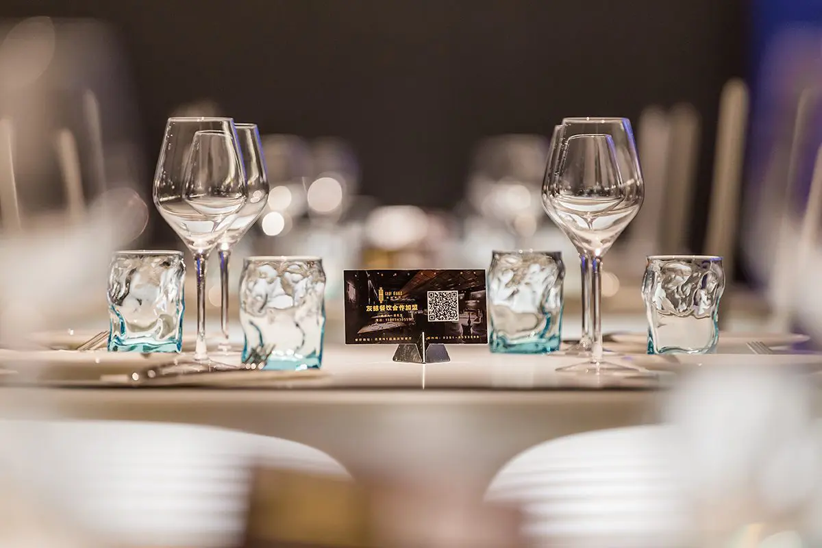 Shark Project | Contract Restaurant Furniture | Vondom