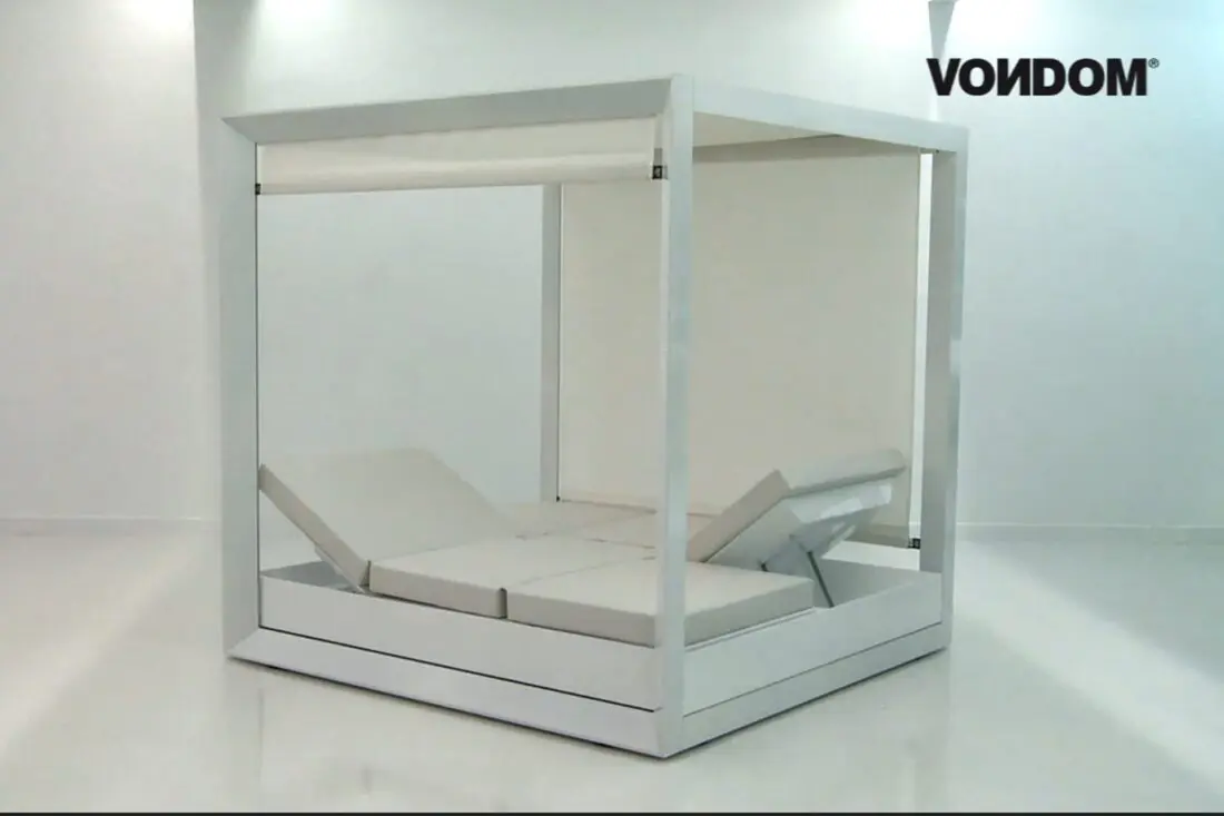 Vela Daybed assembly