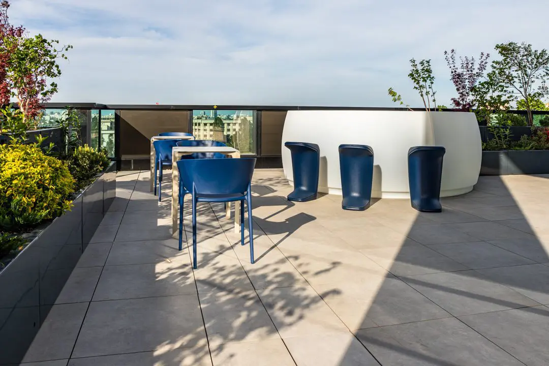 vondom-modern-furniture-bar-fiesta-africa-armchair-mesa-quartz-sii-romania