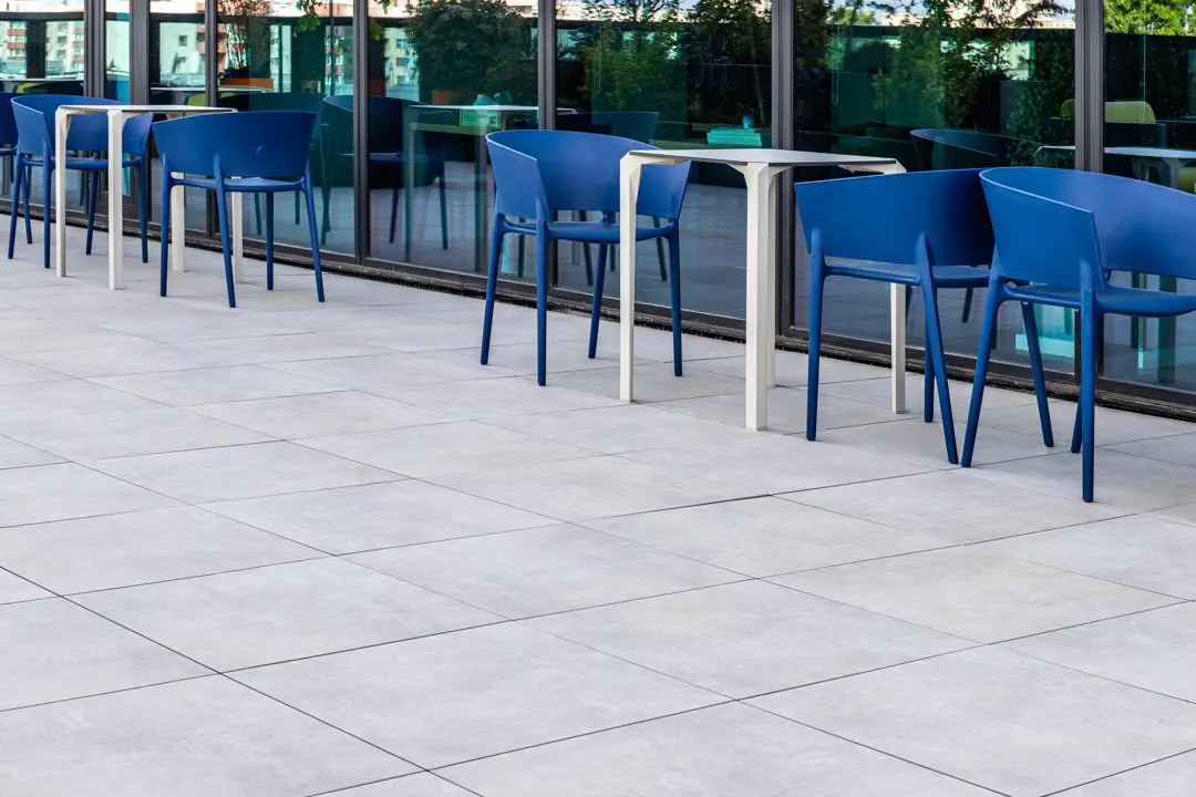 vondom-mubeles-modernos-silla-africa-mesa-quartz-sii-romania