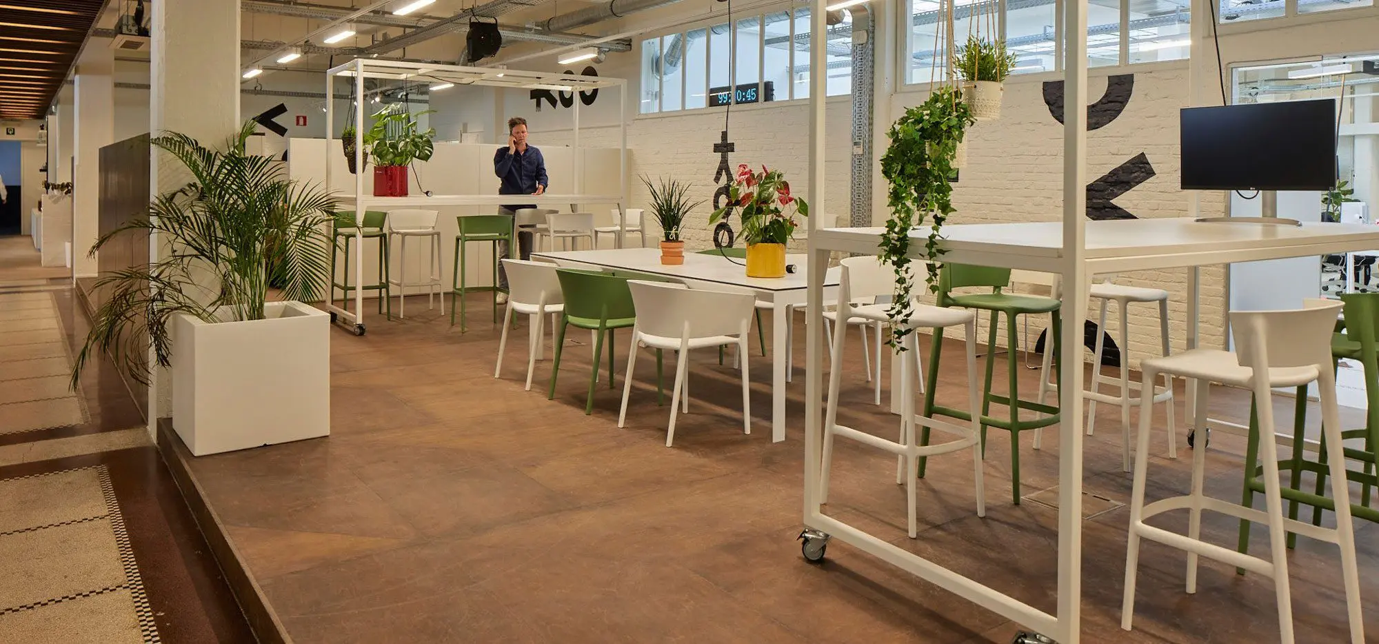 vondom-design-furniture-bar-stool-africa-table-frame-(4.4)