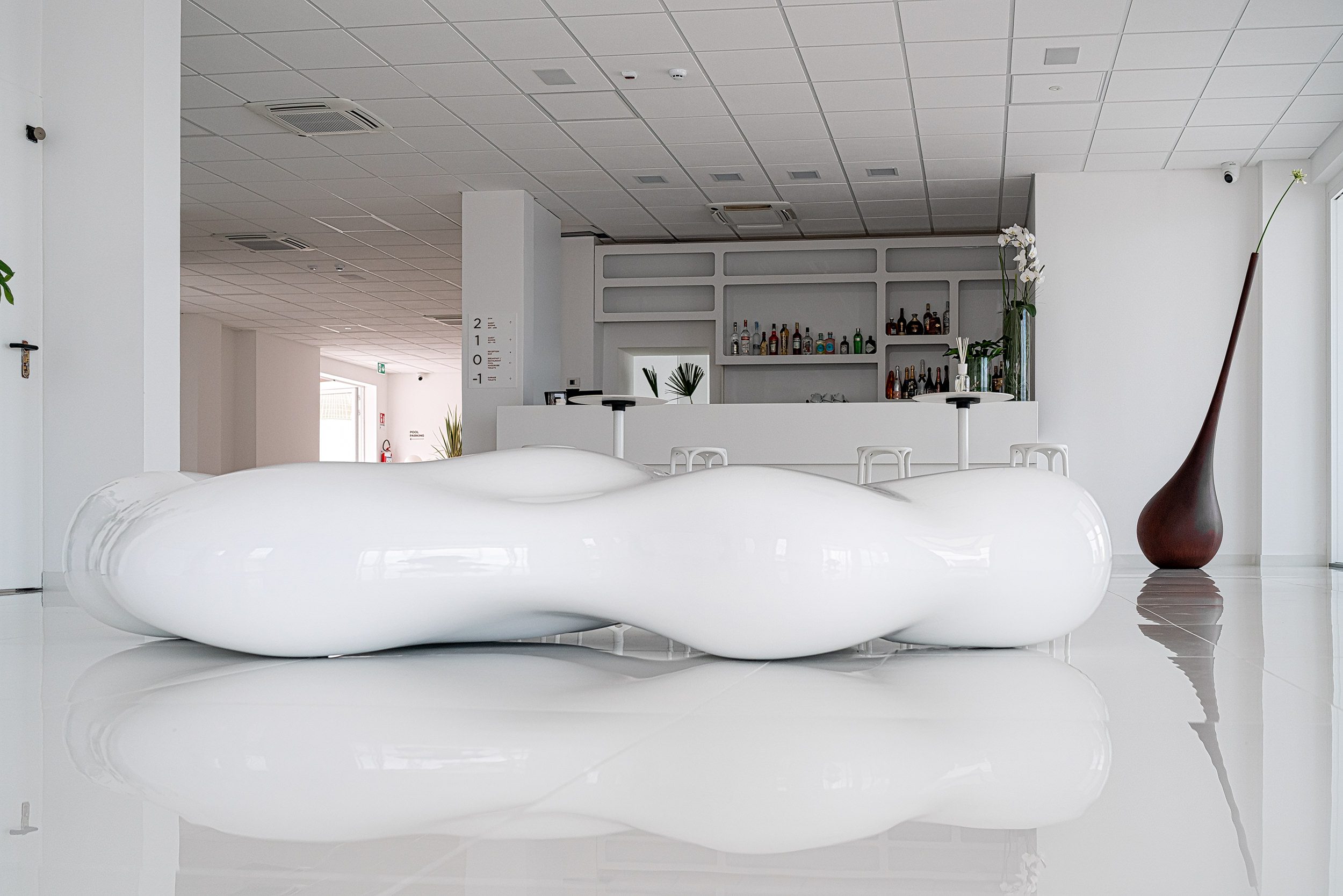 Outdoor elegant furniture Lava bench by Vondom