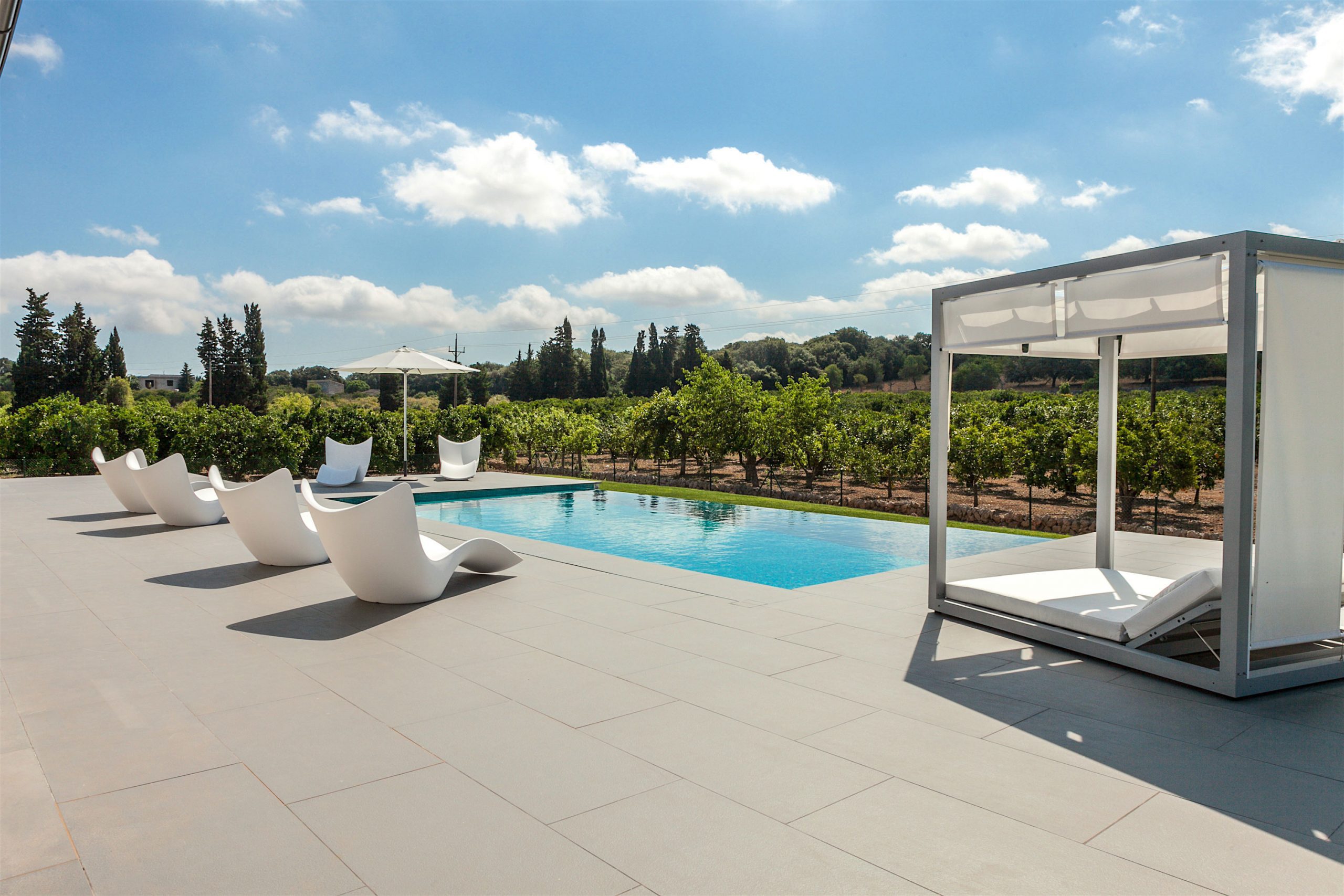 Luxury furniture Surf sun lounger by Vondom
