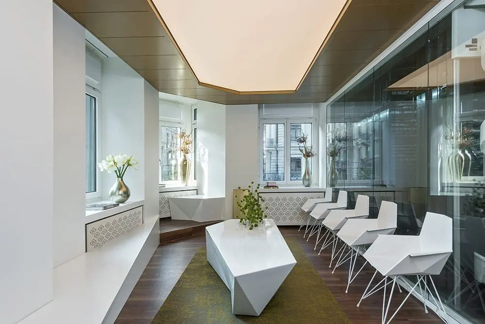 vondom-muebles-sofisticados-diseno-sillas-faz-biophilia-dermanence-clinica