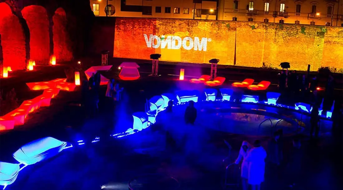 Muebles y decoración para eventos de verano: bodas, festivales y terrazas