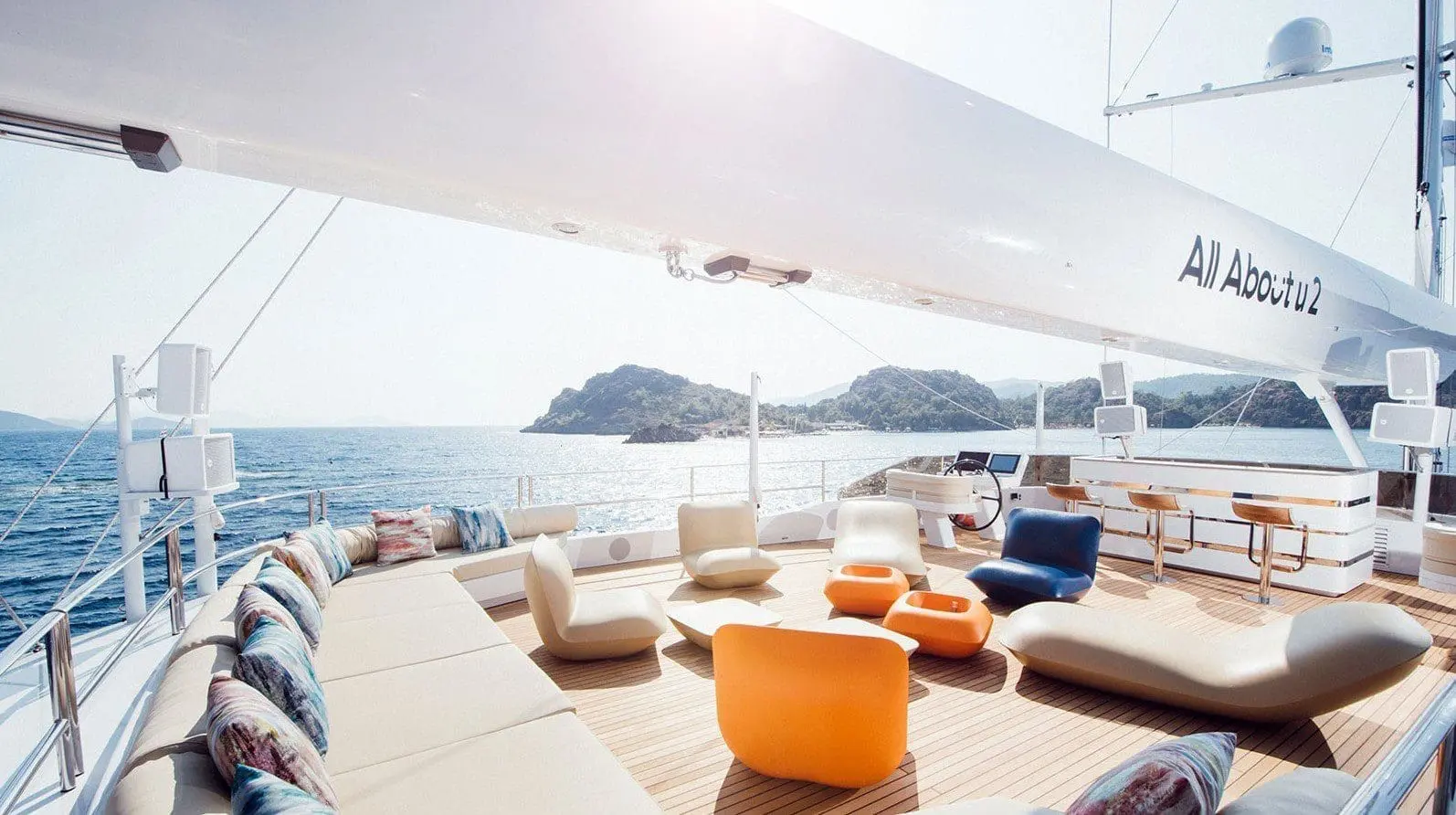 vondom-mobiliario-exterior-para-yates-trumbonas-pillow-stefano-giovannoni-yacht-all-about-U2