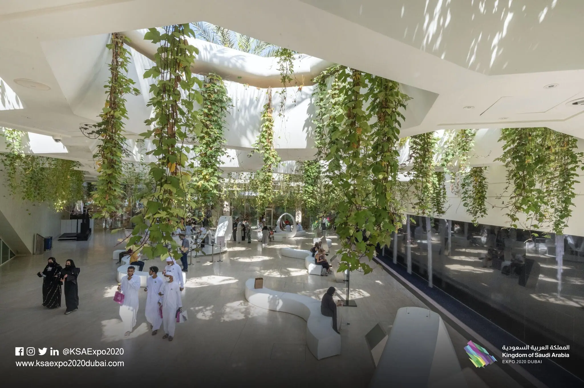 vondom-mobiliario-de-diseño-banco-and