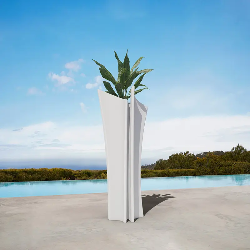 Alma Planter by A-Cero