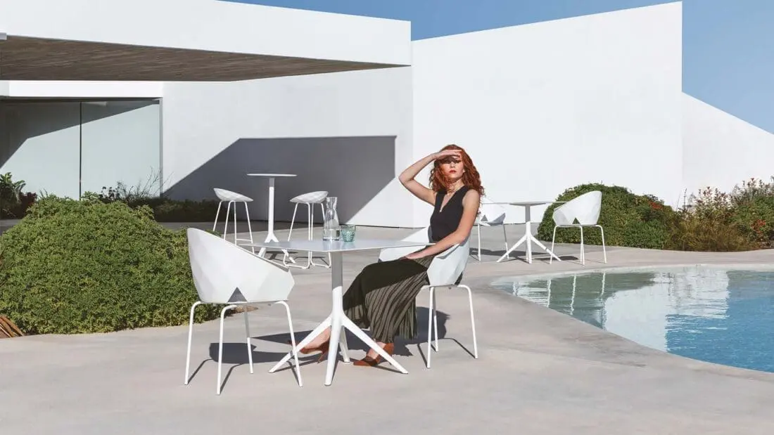 Vases muebles contract de exterior sillas, mesa y taburetes de JM Ferrero Vondom
