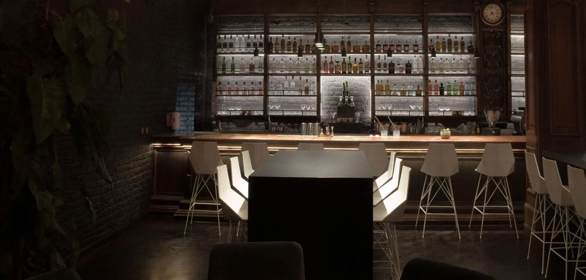 Contract furniture for restaurants Faz stools by Vondom