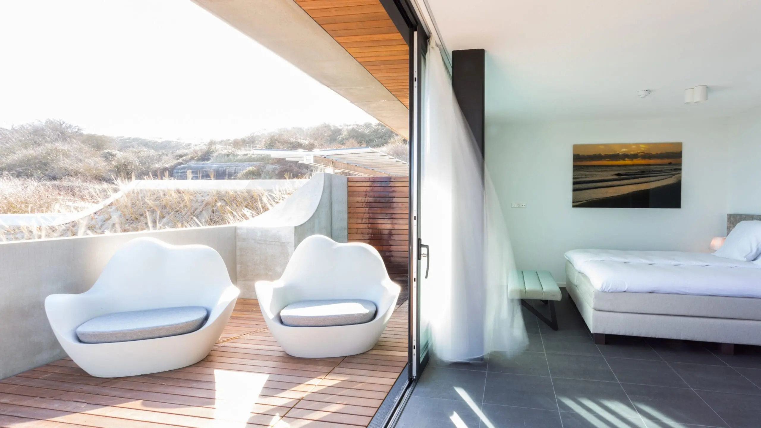 Outdoor furniture Sabinas armchair and table by Vondom