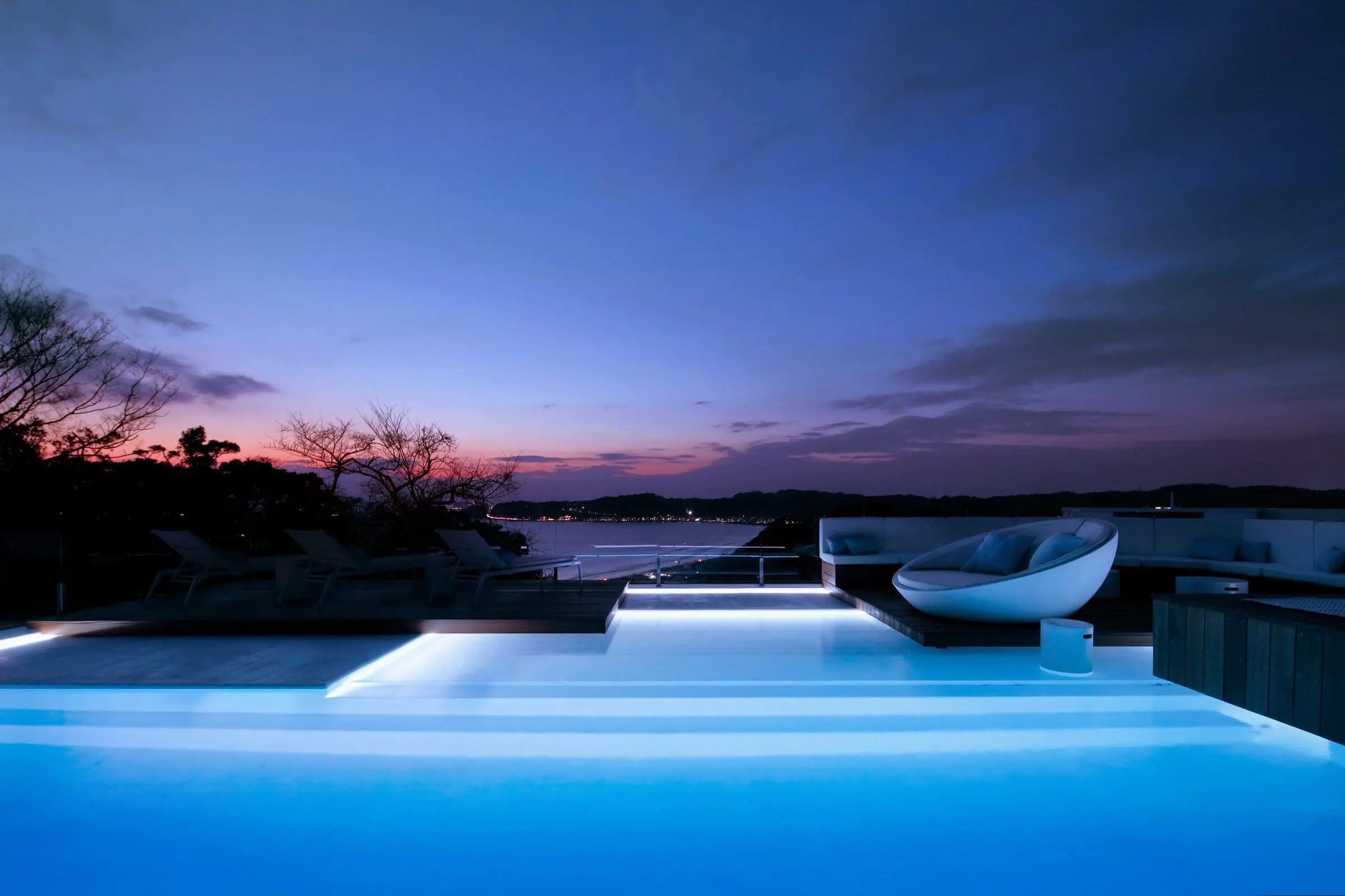 Luxury outdoor furniture Ulm daybed by Vondom