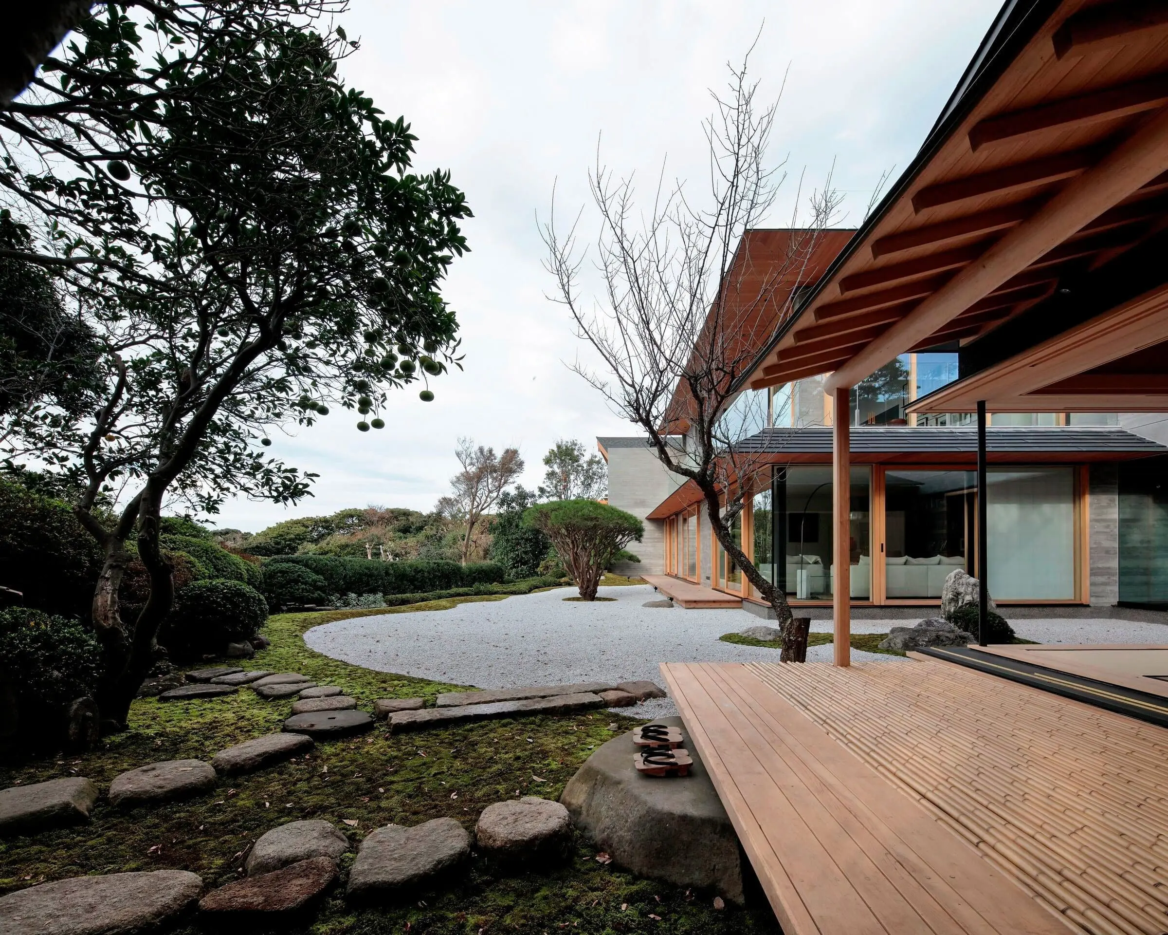 Luxury outdoor furniture Ulm daybed by Vondom