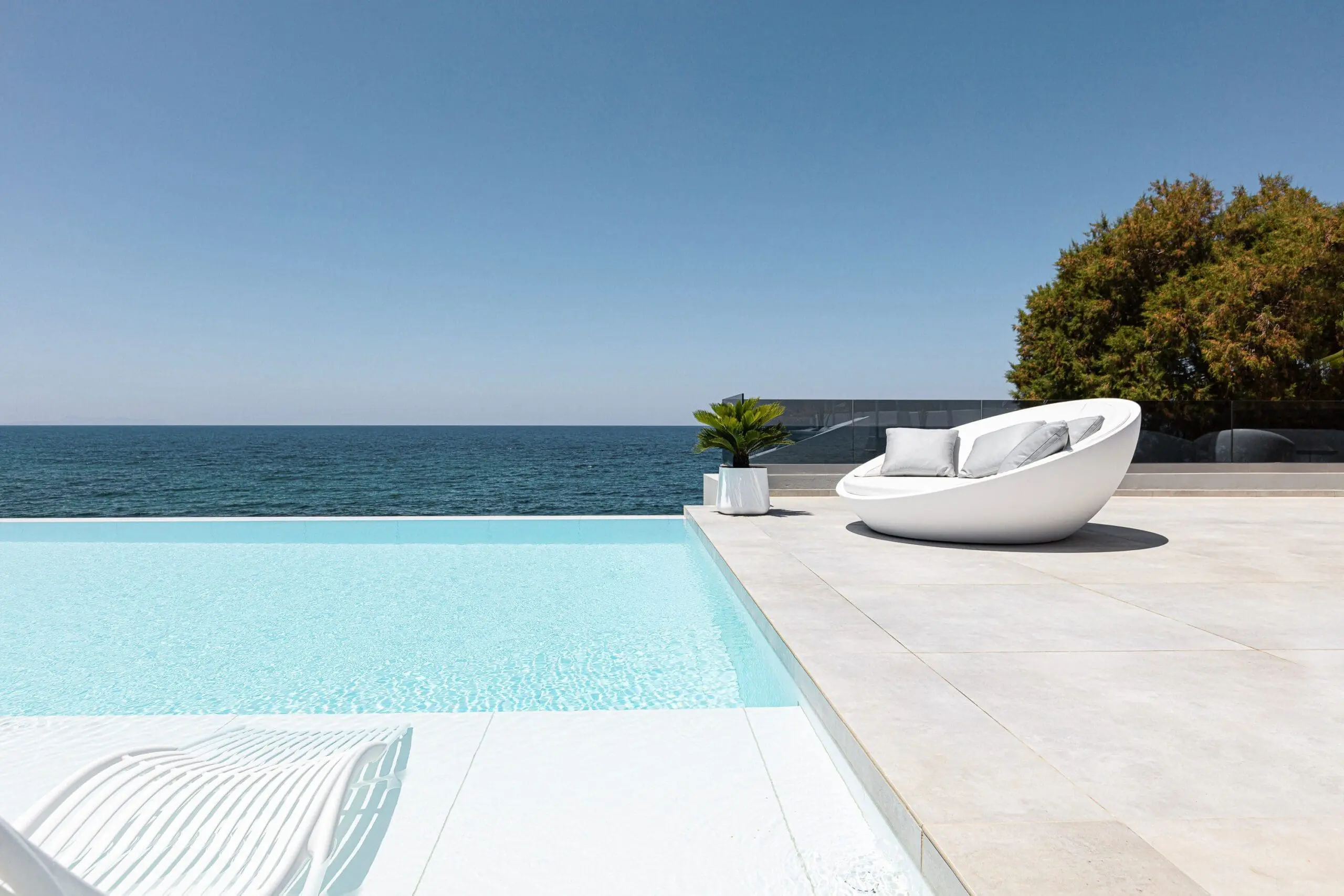 Outdoor luxury furniture Ulm daybed by Vondom