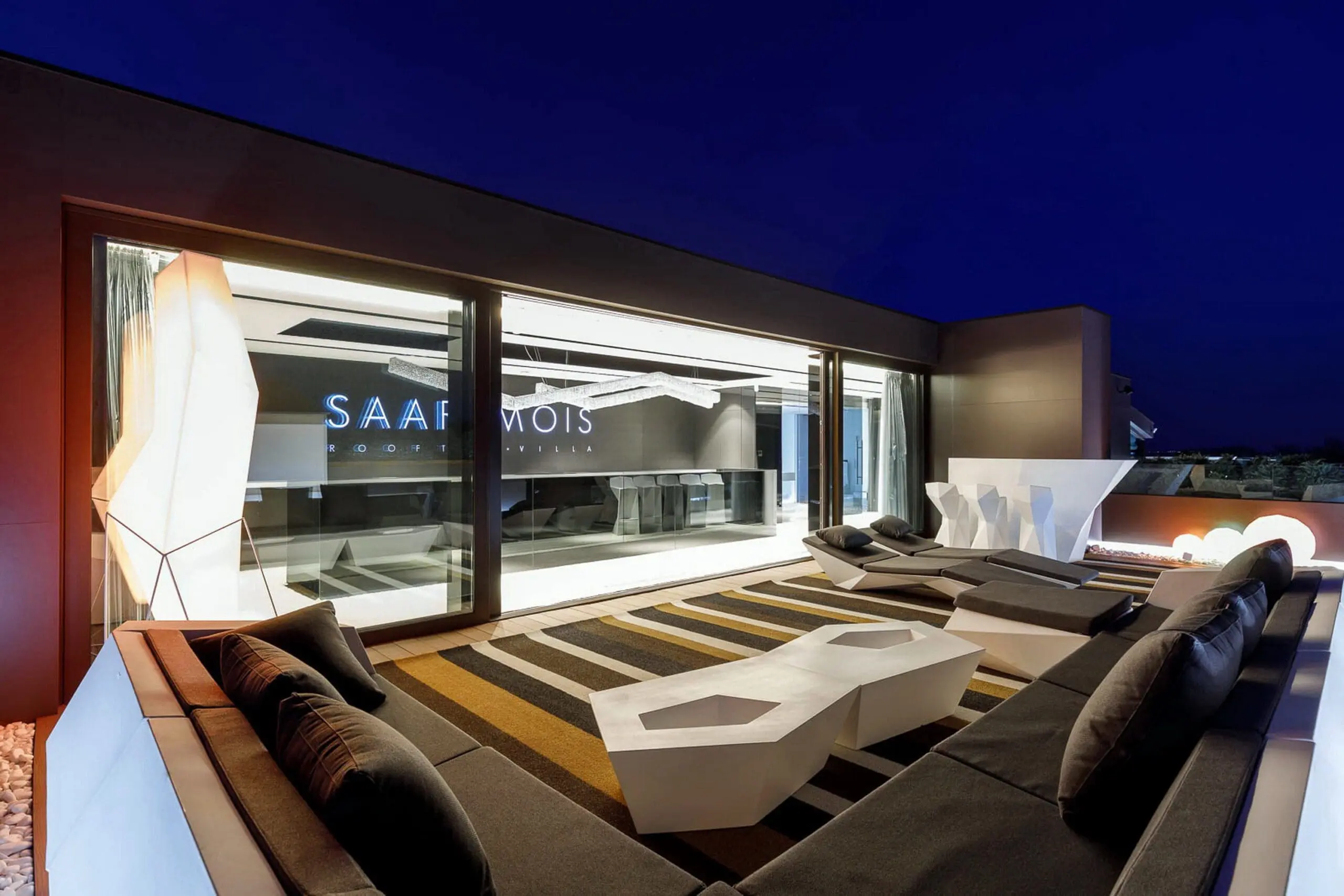 Outdoor terrace furniture, planters, sun loungers and stools Faz Collection by Vondom