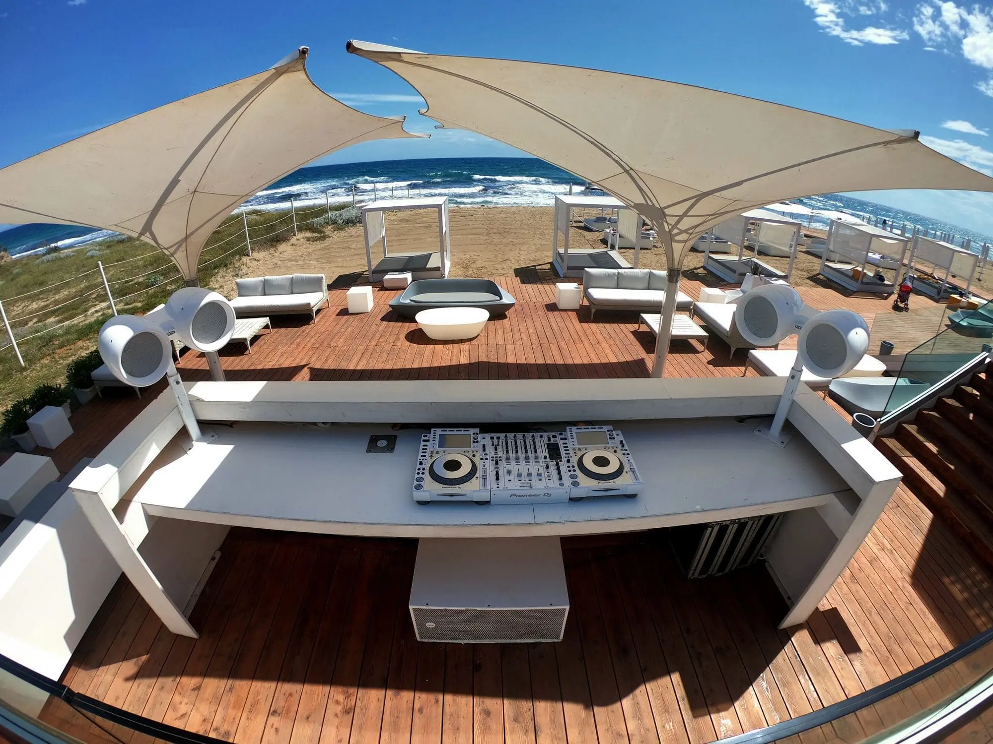 Tayga Beach Club Furniture Project | Vondom