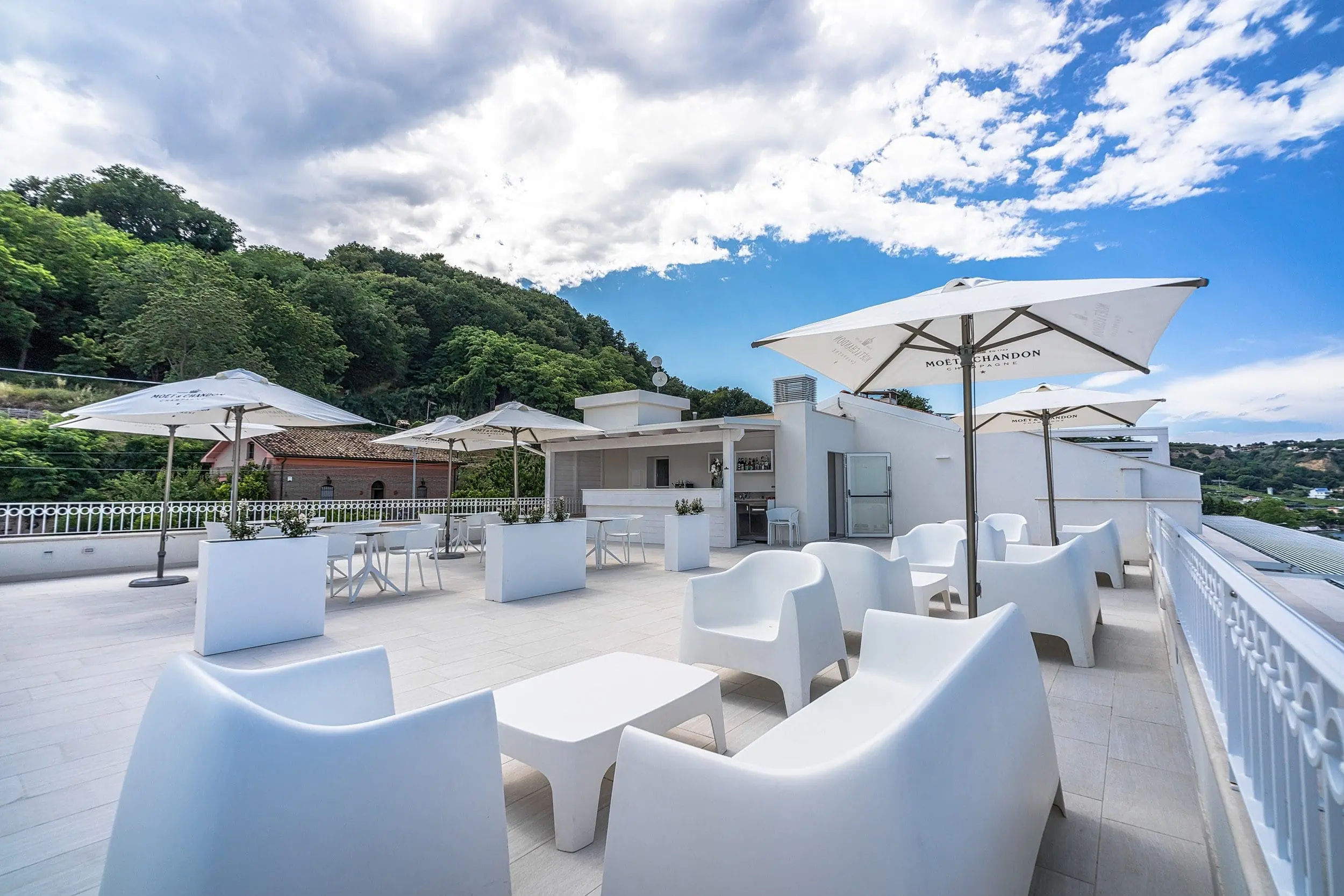 Outdoor elegant furniture Solid sofa and armchairs by Vondom