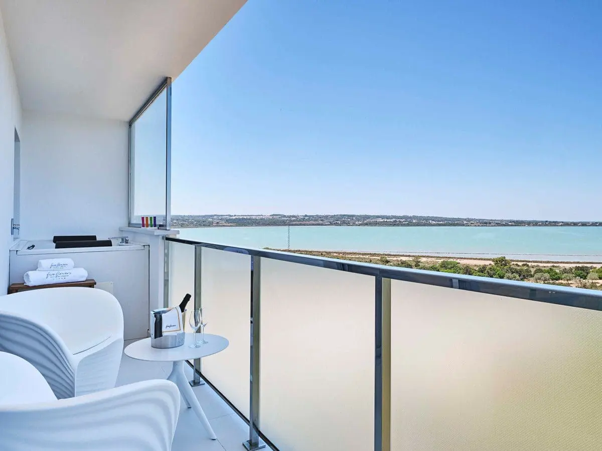 Outdoor hospitality furniture Biophilia armchairs by Vondom