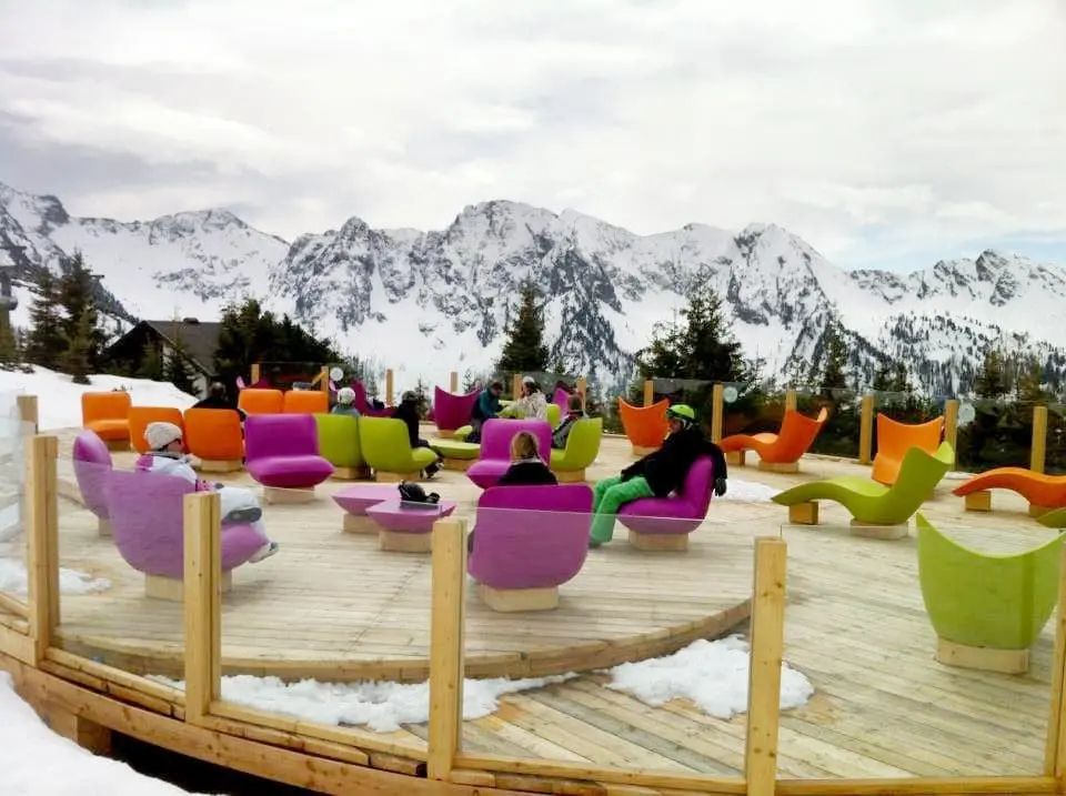 furniture resistant for ski stations image