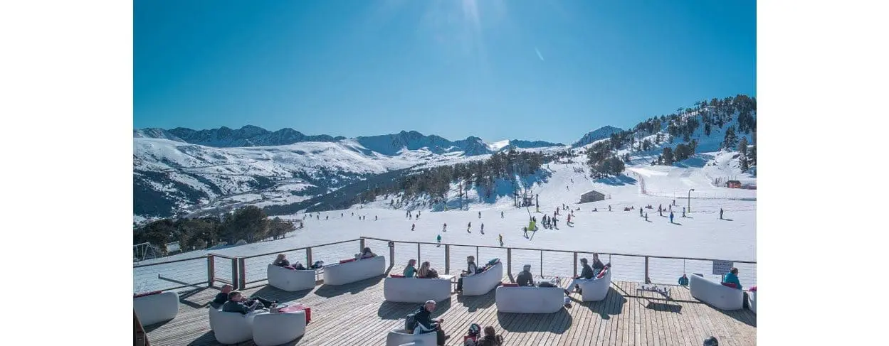 furniture resistant for ski stations image