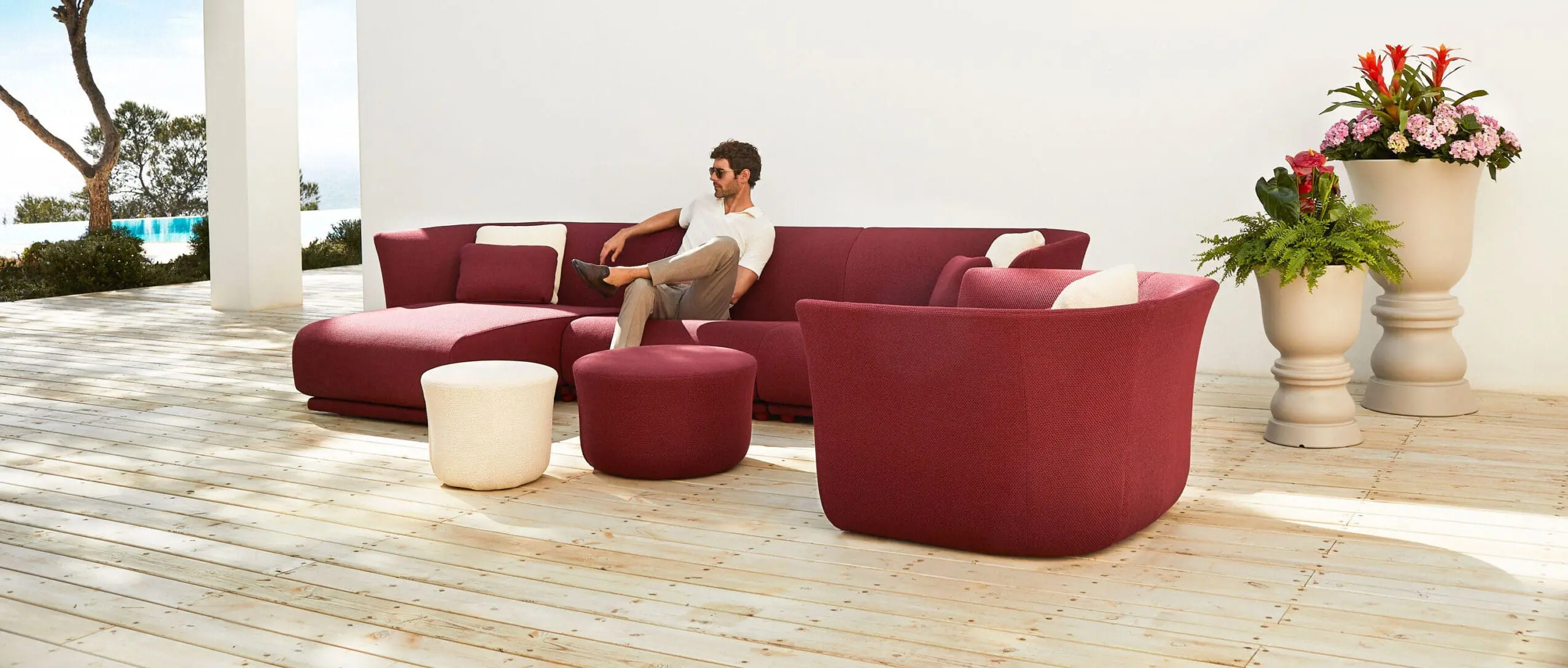 Macetas Suave de Vondom para decorar terrazas en primavera