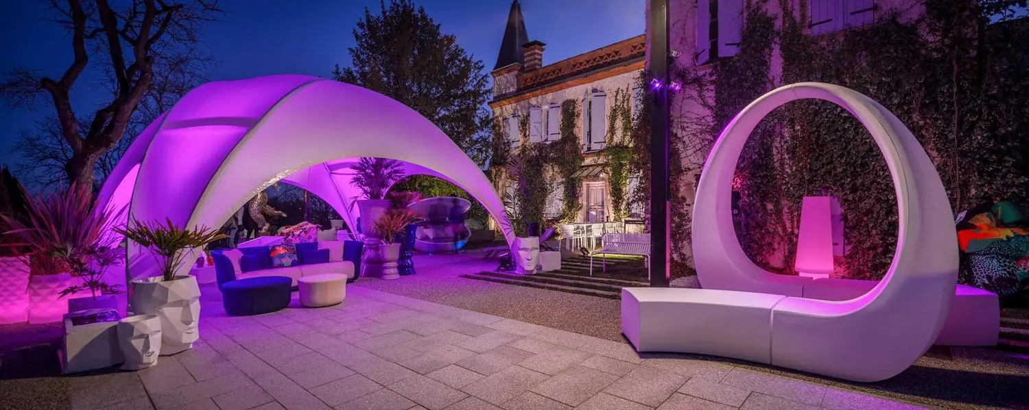 Macetas Suave de Vondom para decorar terrazas en primavera