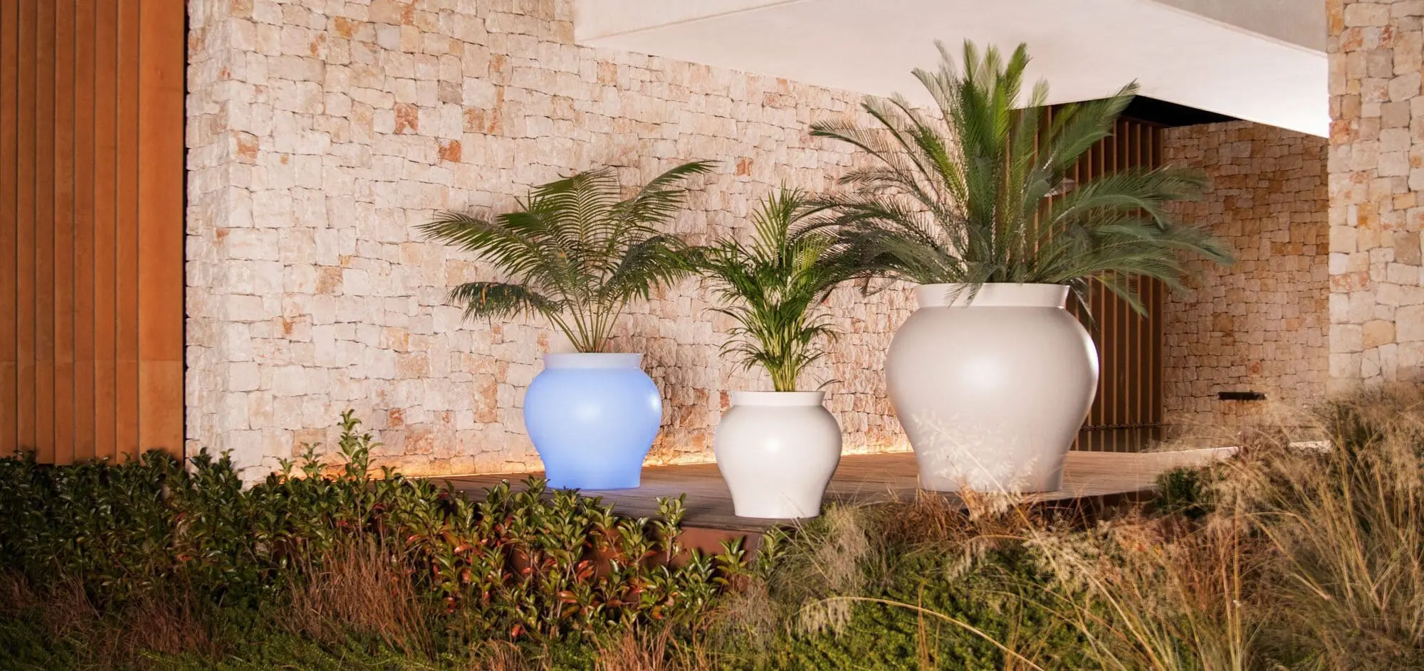 Macetas Venus de Vondom para decorar terrazas en primavera