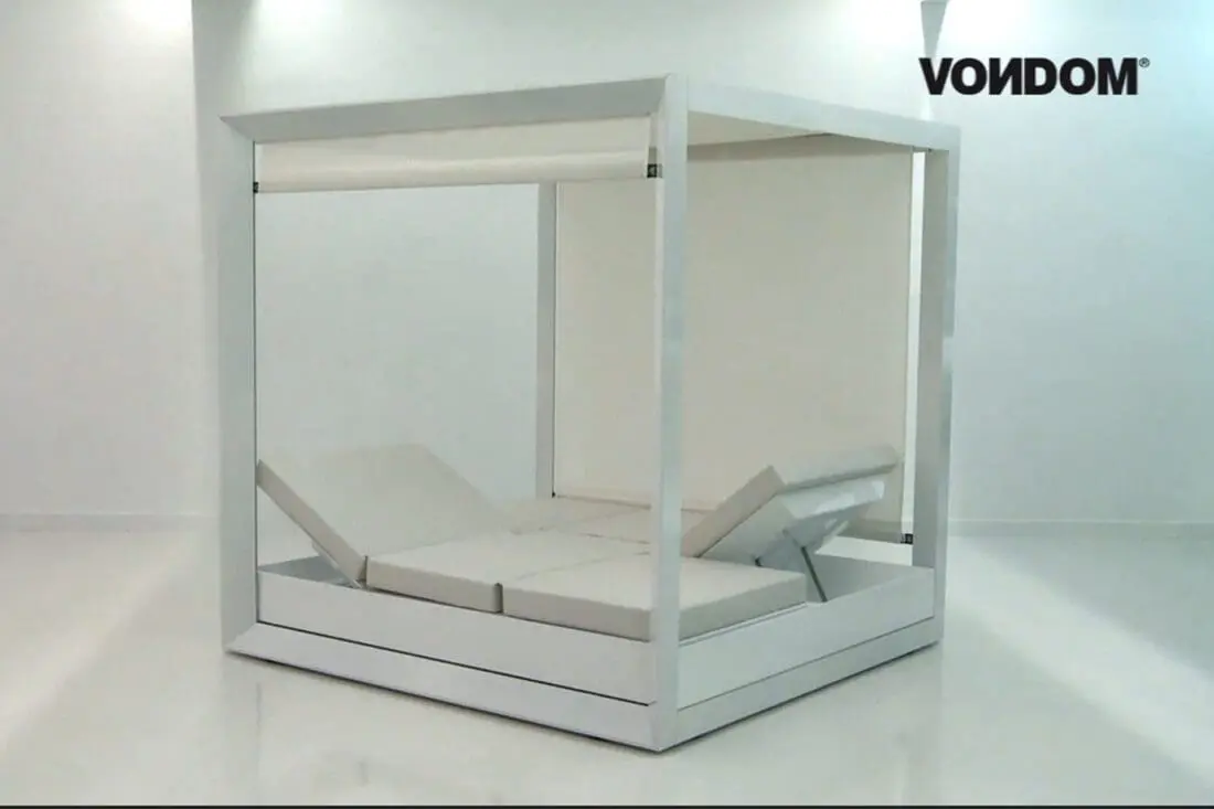 Vela Daybed assembly