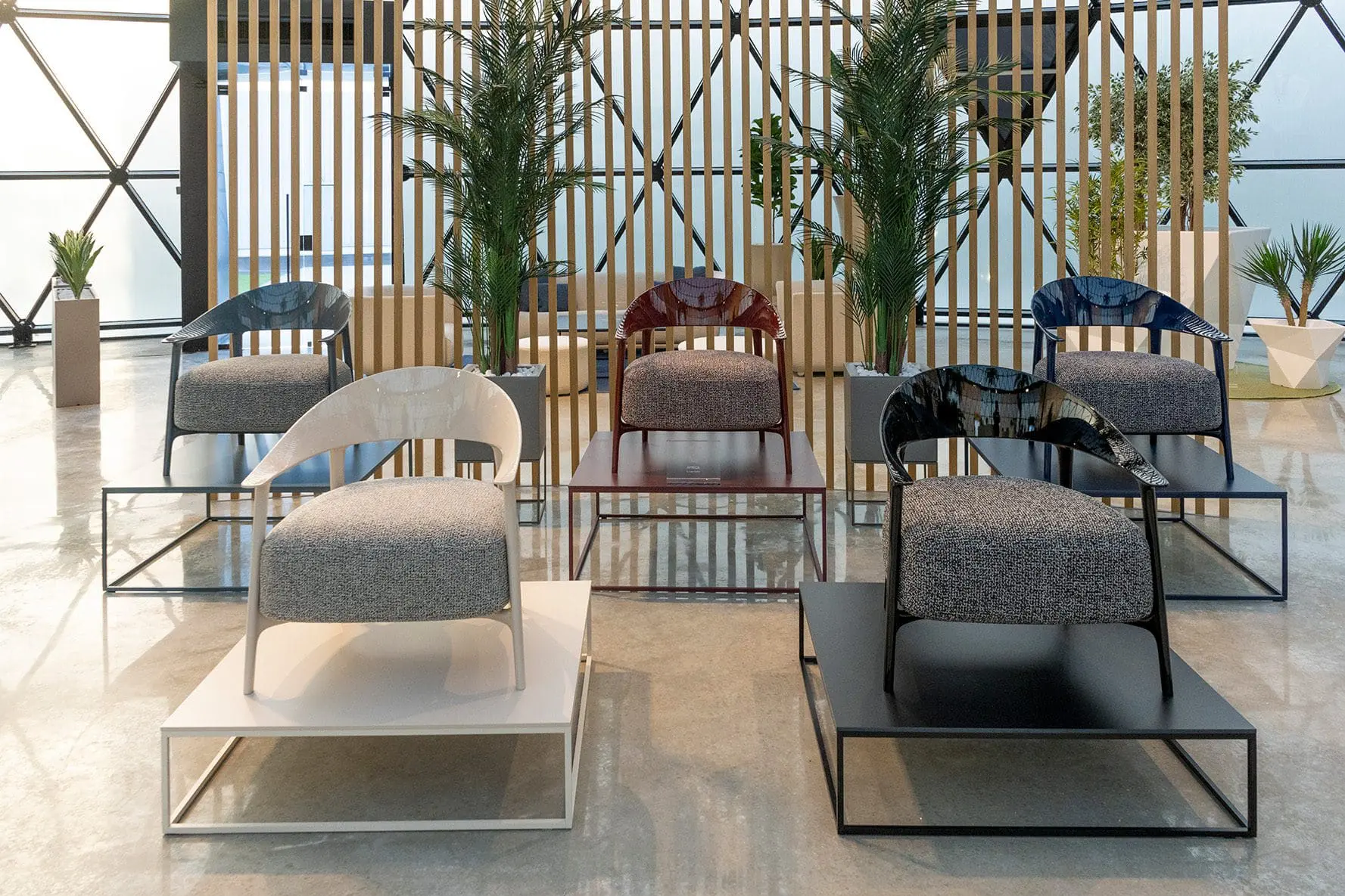 Vondom nuevo showroom Africa lounge chair by Eugeni Quitllet