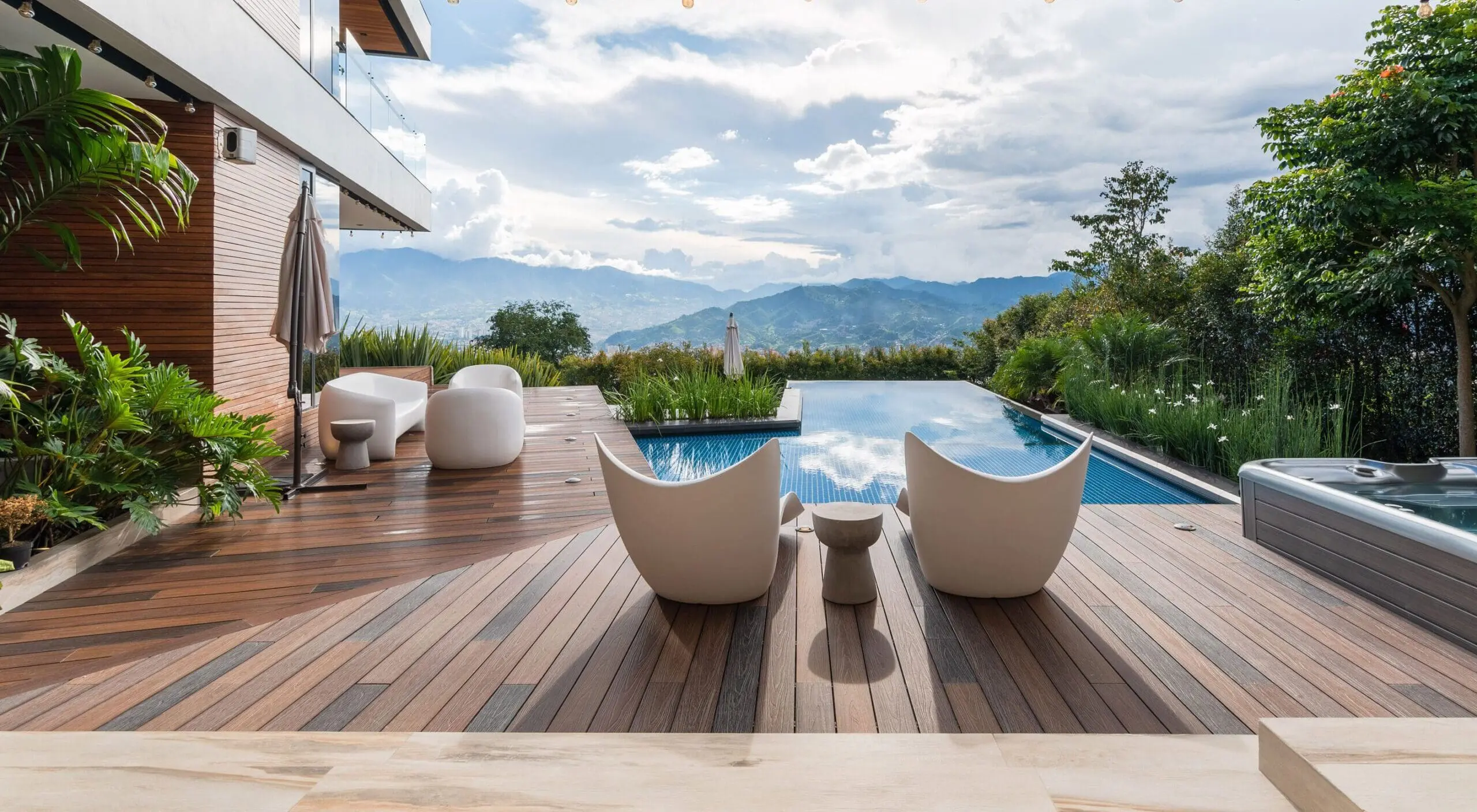 vondom-mobiliario-para-terraza-casa-fuente-clara-colombia (1)