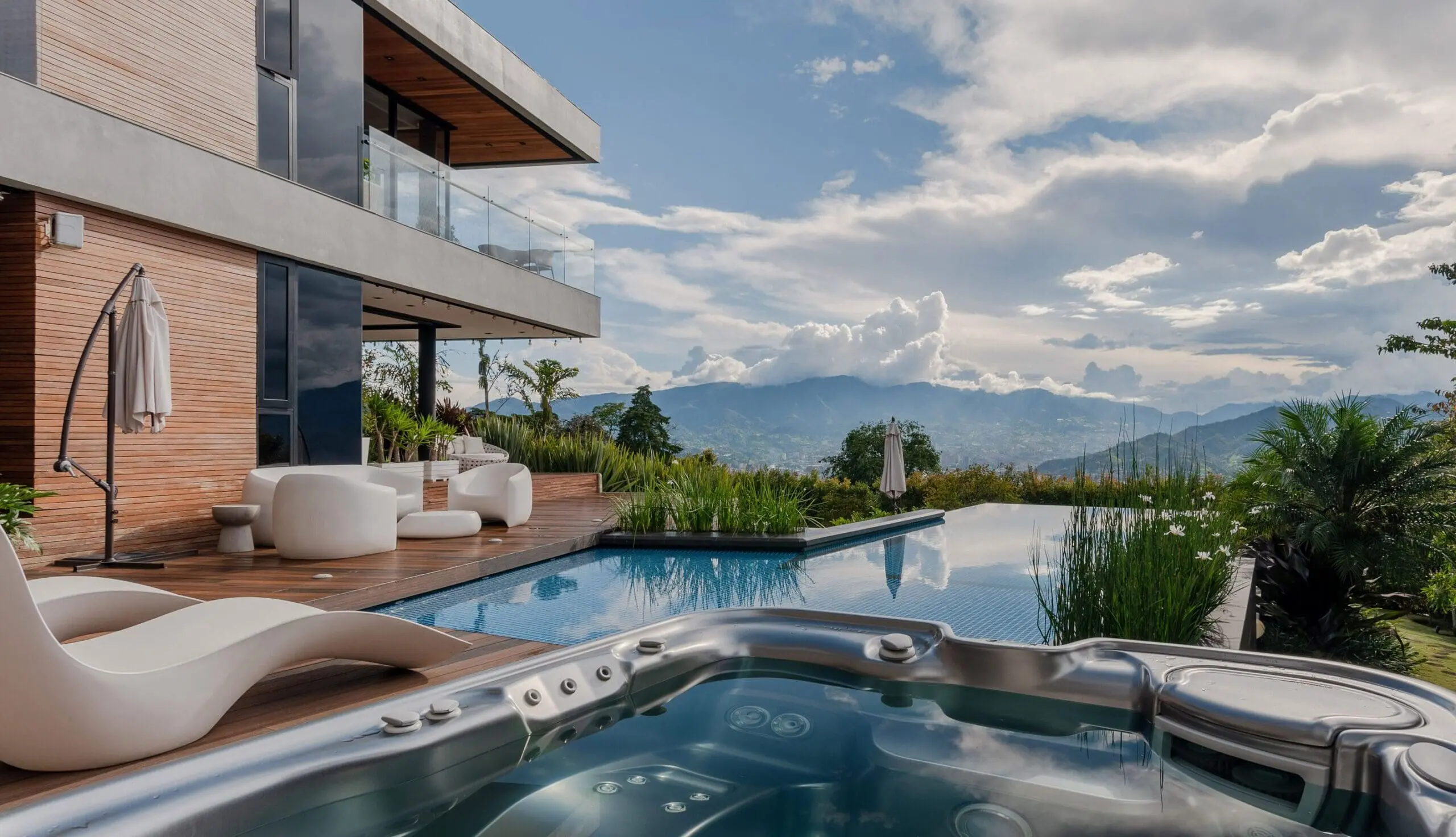 vondom-mobiliario-para-terraza-casa-fuente-clara-colombia (3)