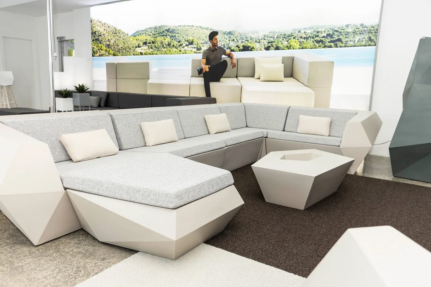 vondom-miami-flagship-store-design-district (5)