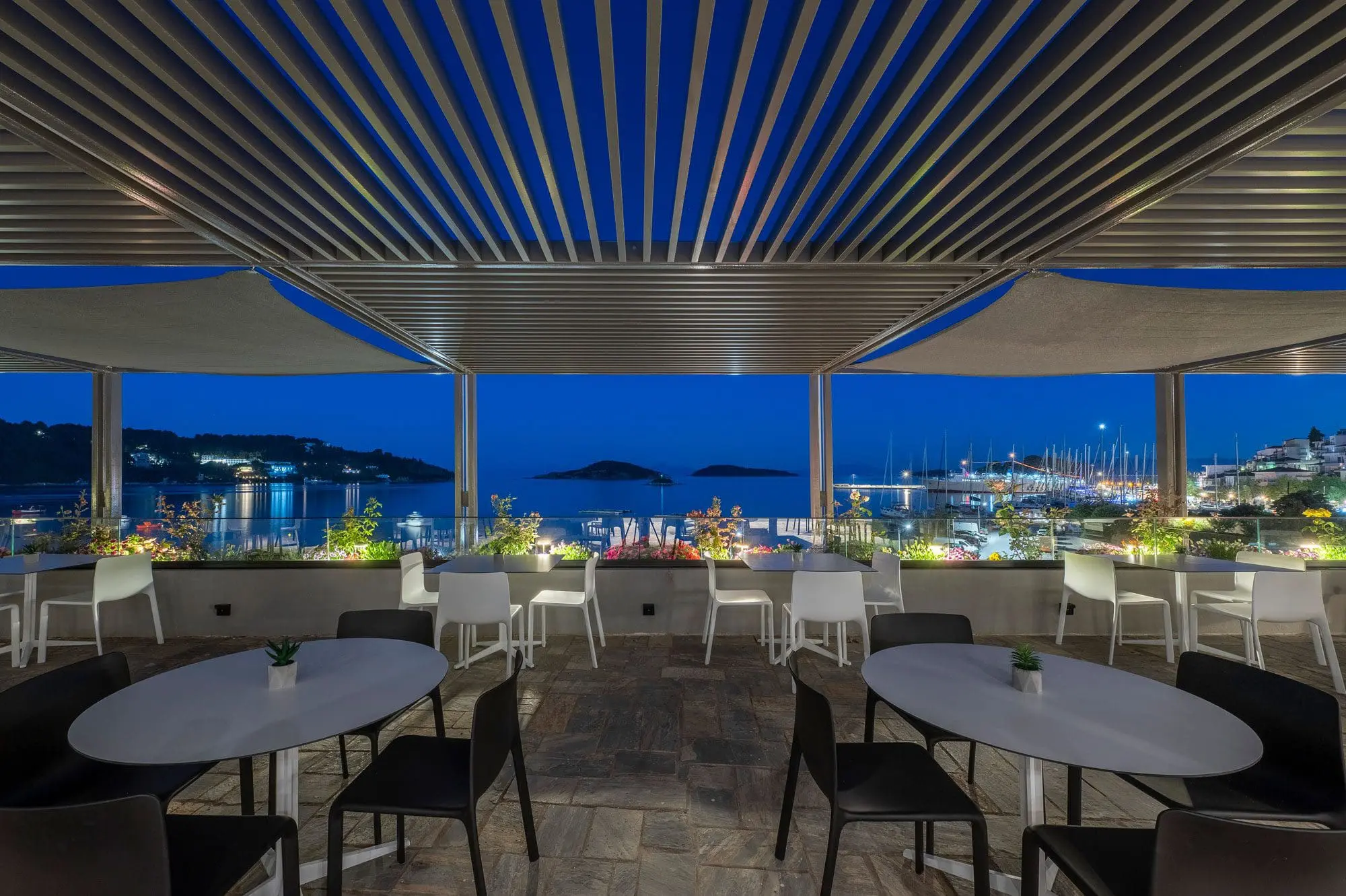 vondom-mobiliario--contract-de-diseño-hotel-alkyon-8