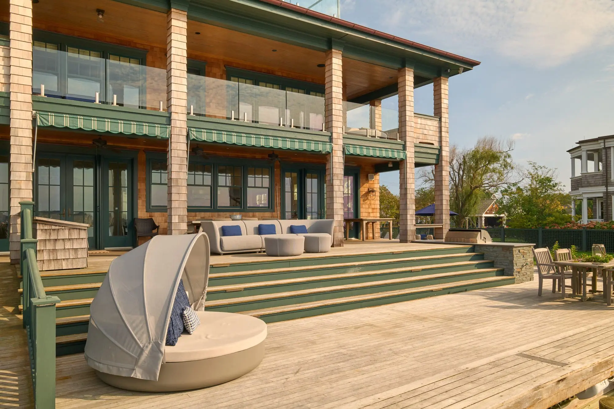 vondom-mobiliario-outdoor-sofa-para-exterior-suave-daybed-ulm-1